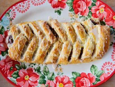 Puff Pastry Braid Recipe | Ree Drummond | Food Network Puff Pastry Braid, Pastry Braid, Nutella Puff Pastry, Ree Drummond Recipes, Puff Pastry Desserts, Pioneer Woman Recipes, Chocolate Hazelnut Spread, Frozen Puff Pastry, Ree Drummond