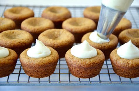 Gingerbread Cookie Cups with Cream Cheese Frosting Recipe Gingerbread Cookie Cups, Best Gingerbread Cookies, Gingerbread Cheesecake, Sugar Cookie Cups, Vanilla Cream Cheese, Chewy Gingerbread Cookies, Cookie Cups Recipe, Vanilla Cream Cheese Frosting, Yummy Christmas Treats