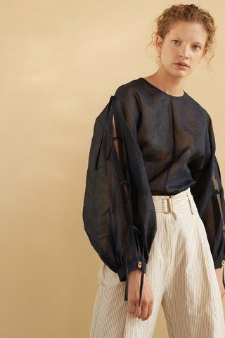 Eudon Choi Primavera Verano 2020 Pret-A-Porter - Pasarelas | Vogue España Eudon Choi, Vogue Japan, Mode Inspo, 가을 패션, Yohji Yamamoto, Fashion 2020, Cotton Top, Fashion Details, Cotton Tops