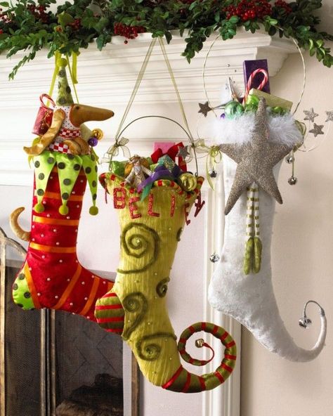 How to make christmas stockings Diy Christmas Mantel, Christmas Stocking Decorations, Decorated Stockings, Christmas Stockings Diy, Christmas Mantel Decorations, Xmas Stockings, Christmas Mantels, Whimsical Christmas, Christmas Sewing