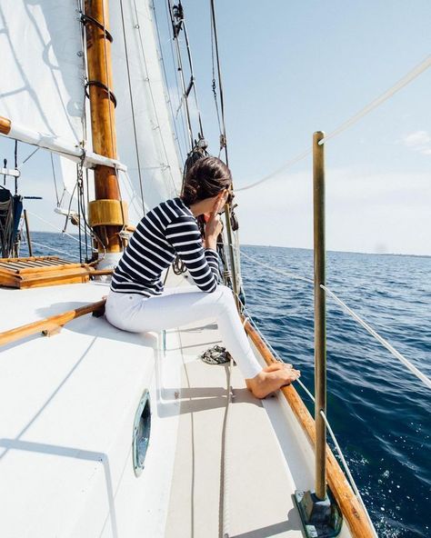 Sailing! French Summer Style, Sailing Fashion, French Summer, Sailor Shirt, Boating Outfit, Sailing Outfit, Marmaris, Coastal Chic, Orange And Turquoise