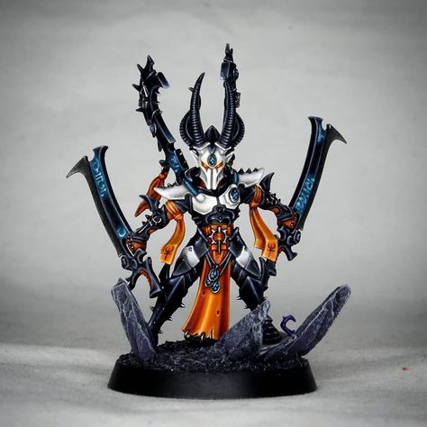 Gareth Nicholas on Instagram: “I couldn't remember painting orange since I slapped it straight from the pot onto some fire dragons back in the 90s, so I thought this…” Drukhari Conversions, 40k Drukhari, Eldar 40k, Warhammer Eldar, 40k Eldar, Chaos Legion, 40k Warhammer, Painting Orange, Warhammer 40k Figures