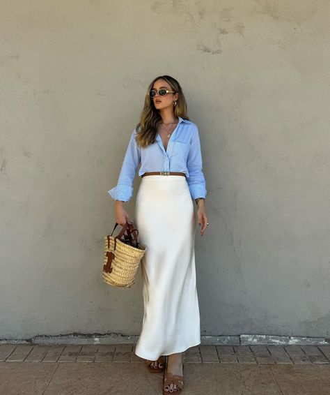 French Beauty Secrets, Satin Skirt Outfit, White Skirt Outfits, Modest Summer Outfits, Summer Office, Europe Outfits, Maxi Skirt Outfits, Italy Outfits, French Beauty