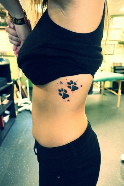 Pawprints in honour of my dog. Always by my side <3 Paw Print Tattoo On Ribs, Ny Tattoo, Tattoos On Side Ribs, Dog Print Tattoo, Mediterranean Meals, Paw Tattoo, Side Tattoos, Ink Master, Aura Colors