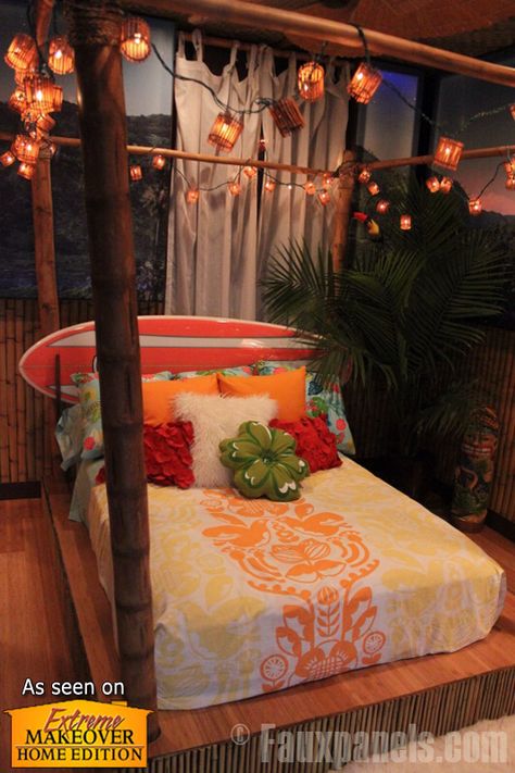 Hawaiian Theme Bedrooms, Danish Room, Hawaiian Bedroom, Tropical Room Decor, Beach Style Bedroom, Beach Room Decor, Tropical Bedrooms, Tiki Lounge, Tiki Hut