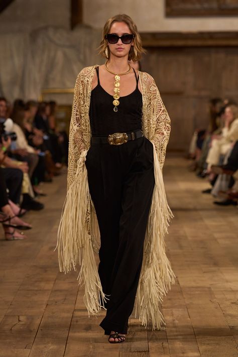 Vetement Hippie Chic, Stile Boho Chic, Silky Pants, Black Cami Top, Ralph Lauren Style, Mode Boho, Ralph Lauren Collection, Estilo Boho, Spring 2024