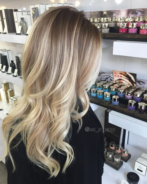 Root Stretch, Brown Ombre Hair, Blond Balayage, Ombre Hair Blonde, Blonde Hair Color Ideas, Ombré Hair, Balayage Hair Blonde, Blonde Hair Looks, Brown Blonde Hair