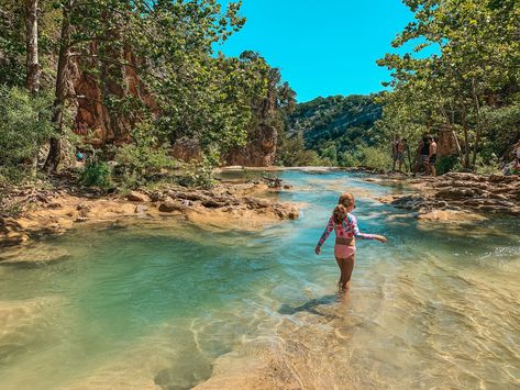 Turner Falls Oklahoma, Usa Vacation Destinations, Turner Falls, Winter Fishing, Oklahoma Travel, Travel Oklahoma, Natural Swimming Pool, Gorgeous Scenery, Vacation Usa