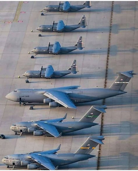 2,968 Me gusta, 39 comentarios - @phoenix.aim.54 en Instagram: ". . Us air force...... C-130J Super Hercules & Lockheed C-5 Galaxy & C-17 Globemaster Photo…" Us Military Aircraft, Cargo Aircraft, Airplane Fighter, C 130, Military Airplane, Air Fighter, Military Jets, Fighter Pilot, Aircraft Design