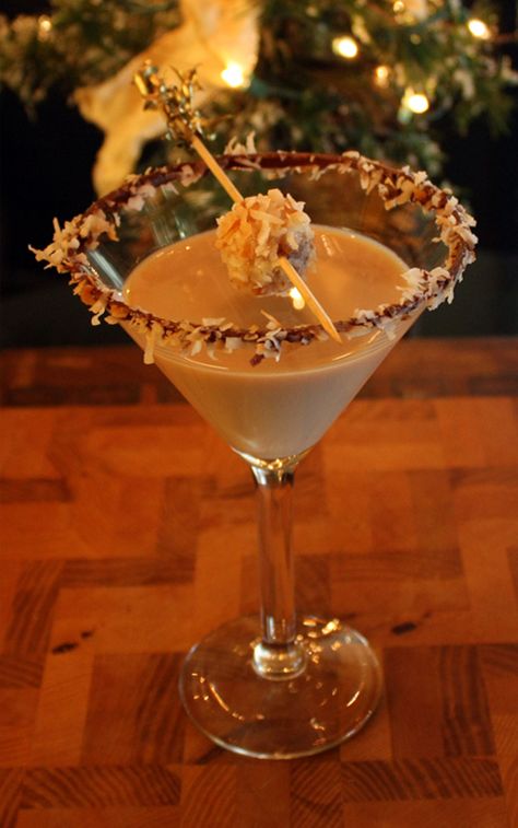 Post image for Salty Coconut Caramel Snowball on a Tippy Cow Chocolate Coconut Martini Cow Recipes, Coconut Martini, Flavored Liquor, Adult Beverages Recipes, Recipes Drinks, Coconut Caramel, Party Punch, Mixed Drinks Recipes, Alcohol Drinks