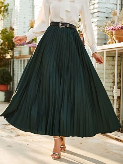 Jewish Fashion, Poofy Skirts, Green Skirt Outfits, Dark Green Skirt, Long Green Skirt, Green Pleated Skirt, Pleated Fashion, Theatrical Romantic, Clothing Reference