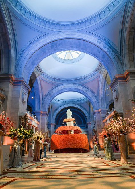 Met Gala Decor, Charles James Beyond Fashion, Gala Decor, Entrance Arch, Gala Decorations, Floral Installation, Charles James, Gala Fashion, Met Ball