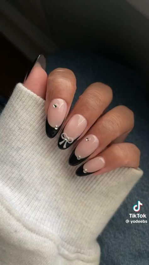 TikTok: @yodeebs Black Gel Nails, Nail Design Inspiration, Oval Nails, New Year's Nails, Yellow Nails, Skin Care Solutions, Nail Art Inspiration, French Tip Nails, Valentines Nails