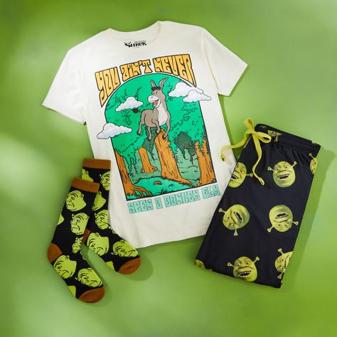 It's a bird! It's a plane! It's Donkey, flying through the air ☁️ | Shop our new #Shrek collection https://www.boxlunch.com/pop-culture/shop-by-license/shrek/ Shrek Clothes, Shrek Merch, Shrek Art, Shrek Dragon, Shrek Party, Shrek Funny, Shrek Donkey, Star Wars Food, King Card