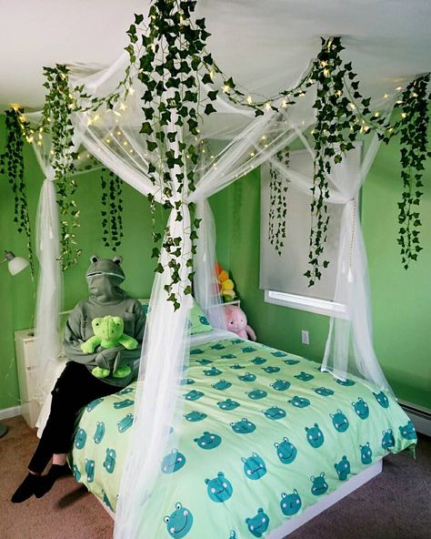 Frog Themed Room, Frog Bedroom Ideas, Mushroom Room Ideas, Frog Room Decor, Frog Room Ideas, Frog Bedroom, Mushroom Bedroom, Forest Room, Kawaii Bedroom