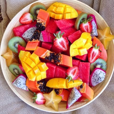 Sommer Mad, Beautiful Salad, Kayla Itsines, Fruit Salad Recipes, Food Goals, Healthy Fruits, Delicious Fruit, Fruit Recipes, Food Obsession