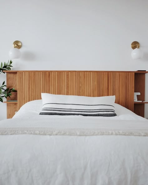 Accent Wall Behind Bed, Mid Century Headboard, Blank Room, King Bed Frames, Wall Behind Bed, Mcm Bedroom, Japanese Inspired Bedroom, Industrial Bed, Oak Headboard