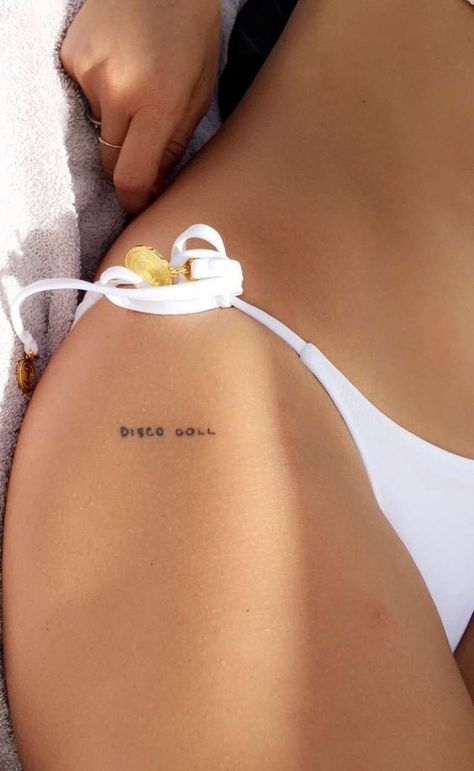 Small Tattoos Designs for you to copy, because Less is More - Hike n Dip Tiny Hip Tattoos For Women, Bella Hadid Tattoo, Mini Hip Tattoos, Small Hip Tattoos Women, Hip Tattoos For Girls, Tattoo Leo, Small Words Tattoo, Wörter Tattoos, Tattoo Hip