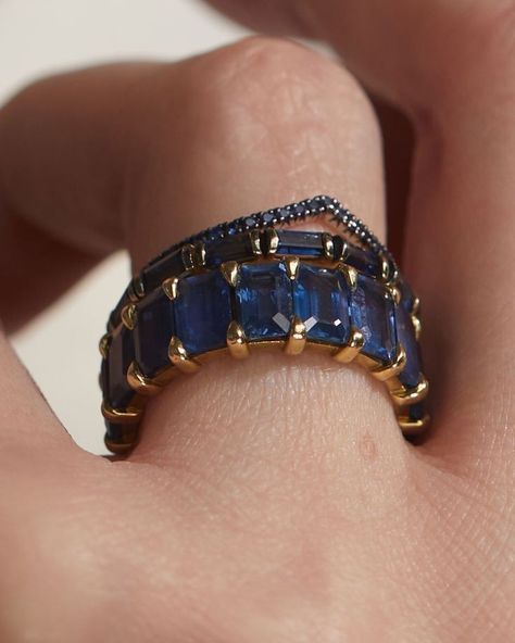 Blue Sapphire Wedding Rings, Blue Sapphire Eternity Band, Sapphire Eternity Band, Dope Jewelry, Classy Jewelry, Jewelry Lookbook, Blue Sapphire Rings, Jewelry Inspo, Dream Jewelry