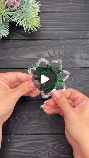 Preschool Crafts & Activities on Instagram: "WoW! Easy Craft Idea by @vikistudiodiy ! ❄️❄️❄️
.
.
.
.
.
#christmascrafts #christmasforkids #christmascraftsforkids #christmasideas #christmas #christmasgift #christmastime #christmasdecor #christmasdiy #christmasgifts #diychristmas #christmasornaments #christmasdecorations #merrychristmas #xmas #christmastree #christmastrees #christmastree🎄
#reusereducerecycle #recycledmaterials #craftsforkids #kidscrafts #preschoolcrafts #playathome #montessoriathome #finemotorskills #cutecrafts #ideasforkids #diyproject
#mrmintz" Pipe Cleaner Stars Christmas Ornament, Easy Christmas Decor Ideas Diy, Easy Diy Christmas Crafts To Sell, Christmas Crafts 2024, Diy Easy Christmas Decorations, Diy Christmas Crafts To Sell, Christmas Diy Ornaments, Diy Background, Christmas Crafts To Sell