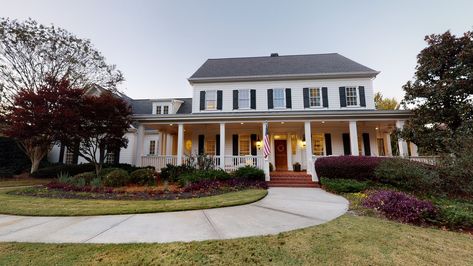 Southern Living Farmhouse, Modern Family House, Southern Mansions, Mansion Exterior, Southern House, Colonial Exterior, Southern Living Homes, Building Plans House, Southern Homes