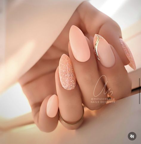 Elegant Nails Pink Rose Gold, Blush And Gold Nails Wedding, Bridal Nails Pink And Gold, Fancy Nails Designs, Casual Nails, Pretty Nail Art Designs, Pastel Nails, Elegant Nails, Classy Nails