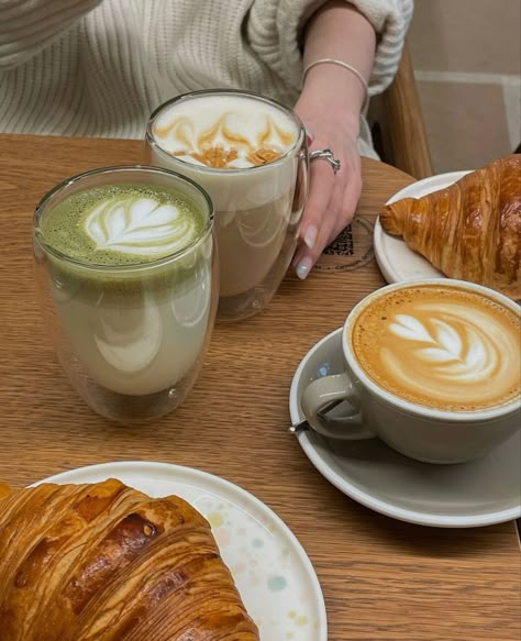 croissant cafe Coffee And Croissants, Coffee Matcha, Coffee Shop Aesthetic, Coffee Obsession, Coffee Dates, Shop Aesthetic, Romanticizing Life, Coffee Coffee Coffee, Coffee Aesthetic