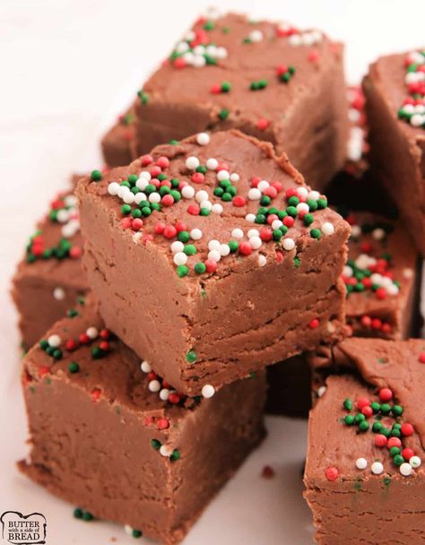 CREAM CHEESE CHOCOLATE FUDGE RECIPE Cheese Fudge Recipe, Cream Cheese Fudge Recipe, Christmas Fudge Recipes Easy, Cheese Fudge, Holiday Fudge Recipes, Best Fudge Recipe, Holiday Fudge, Peanut Butter Fudge Easy, Fudge Recipes Chocolate