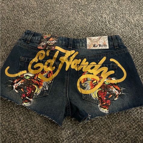 -Nwt -Womens Small -Tiger Print Bottom -Graphics On Front & Back Baggy Basketball Shorts, Tiger Shorts, Cute Jorts Fit, Tshirt And Shorts, Ed Hardy Shorts, Cute Clothes To Buy, Clothes Brands, Trashy Y2k Clothes, Tiger Print Outfits