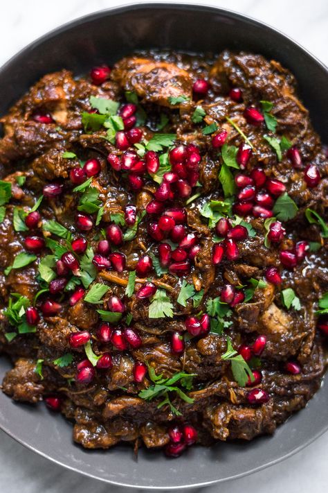 Persian Pomegranate, Persian Stew, Arabisk Mad, Pomegranate Chicken, Iranian Cuisine, Persian Cuisine, Persian Food, Idee Pasto Sano, Instant Pot Chicken