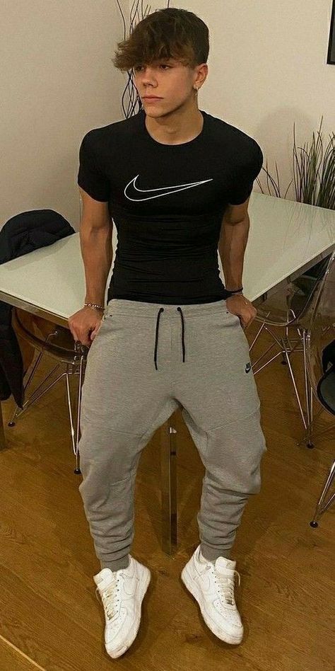 Guys In Grey Sweatpants, Nike Sweatpants Outfit, Boys Grey Sweatpants, Basic White Boy, Gray Sweatpants Outfit, Fete Emo, Guys Outfits, Drip Outfit Men, Gym Outfit Men