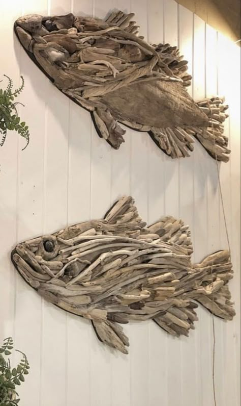 Statue Ideas, Driftwood Seahorse, Driftwood Art Sculpture, Driftwood Ideas, Beach Style Decorating, Driftwood Fish, Wilderness Retreat, Driftwood Art Diy, Driftwood Projects