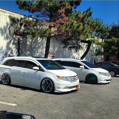 4th gen odyssey Honda Odyssey Custom, Honda Odyssey Organization, Slammed Honda Odyssey, 2010 Odyssey Two, Honda Oddysey, Odyssey Van, Mini Vans, Diy Patio Pavers, Bus Ideas