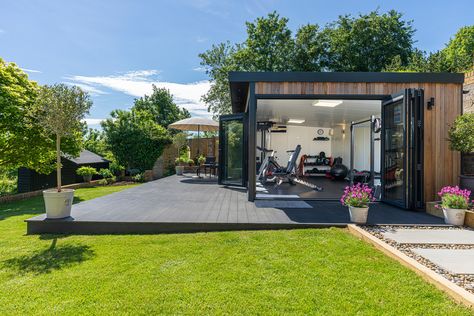 Terrace Gym Ideas, Patio Gym Ideas, Roof Gym, Adu Inspiration, Garden Gym Ideas, Patio Gym, Horse Garden, Gym Shed, Garden Gym