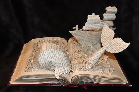 Mini worlds out of books, complete perfection! Paper Sculptures By Jodi Harvey-Brown Art Altéré, Book Art Sculptures, Book Art Projects, Book Page Crafts, Altered Book Art, Folded Book Art, Book Sculpture, Paper Book, Open Book