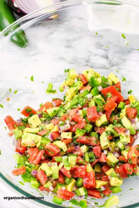 Pico De Galo Recipes With Avocado, Healthier Sides, Pico De Galo Recipes, Pico Recipe, Easy Mexican Dishes, Homemade Pico, Fresh Salsa Recipe, Avocado Bowl, Easy Salsa Recipe