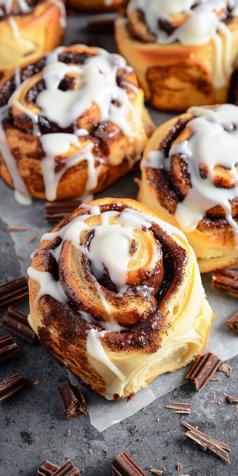 Chocolate Hazelnut Cinnamon Rolls [145 Minutes] - Chasety Hazelnut Cinnamon Rolls, Cinammon Rolls Recipes, Flavored Cinnamon Rolls, Cinnabon Rolls, Chocolate Rolls, Babka Recipe, Chocolate Roll, Chocolate Hazelnut Spread, Cinnamon Bun