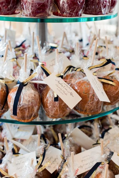 Candy Apple Dessert Table, Candy Apple Wedding Favors, Carmel Apple Wedding Favor, Candy Apple Party Favors, Candy Apples Wedding Favors, Wedding Candy Apples, Candy Apple Favors, Apple Wedding Favors, Sustainable Wedding Favors