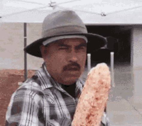 Elotero Man, Elote Corn On The Cob, Elote Corn, Corn On The Cob, Street Food, Animated Gif, Cool Gifs, Corn, Gif