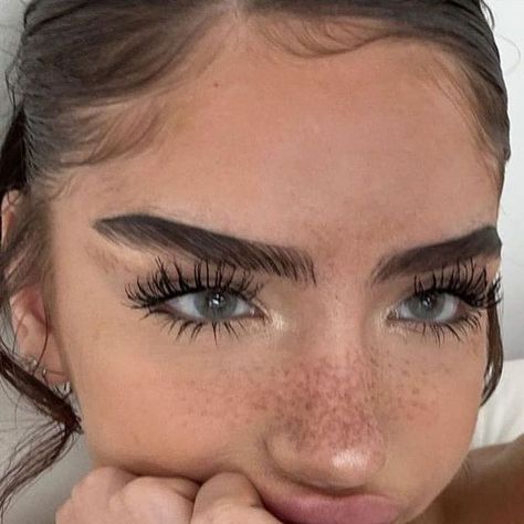 𓆩ꨄ︎𓆪🎀 on Instagram: "oh to look like greta kazaren .𖥔 ݁ ˖๋ ࣭ ⭑" Greta Kazaren, Mrs Bella, Swag Makeup, Makeup Tut, Cute Makeup Looks, Make Up Inspo, Makeup Obsession, Makeup Goals, Her Eyes