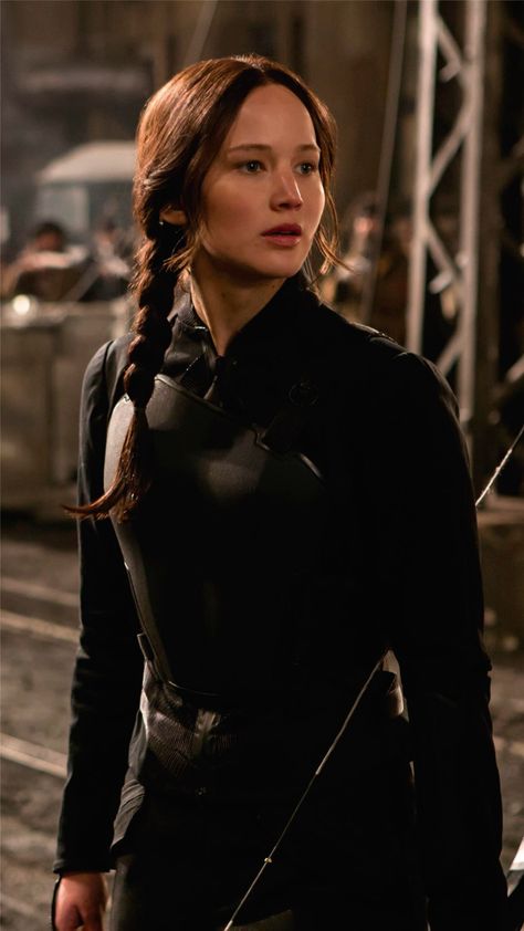 Jeniffer Lawrance, Hunger Games Wallpaper, Riley Matthews, Hunger Games Characters, Hunger Games Katniss, The Hunger Games Mockingjay, Jennifer Lawrence Pics, Mockingjay Part 2, Katniss And Peeta