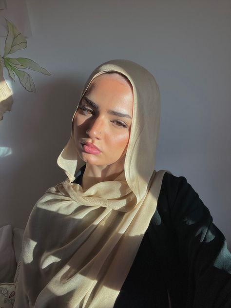 Modal Hijab Aesthetic, Hijabi Instagram, Turkish Hijab Style, Christian Veils, Hijab Turkish, Modal Hijab, Turkish Hijab, Hijab Makeup, Trending Aesthetic