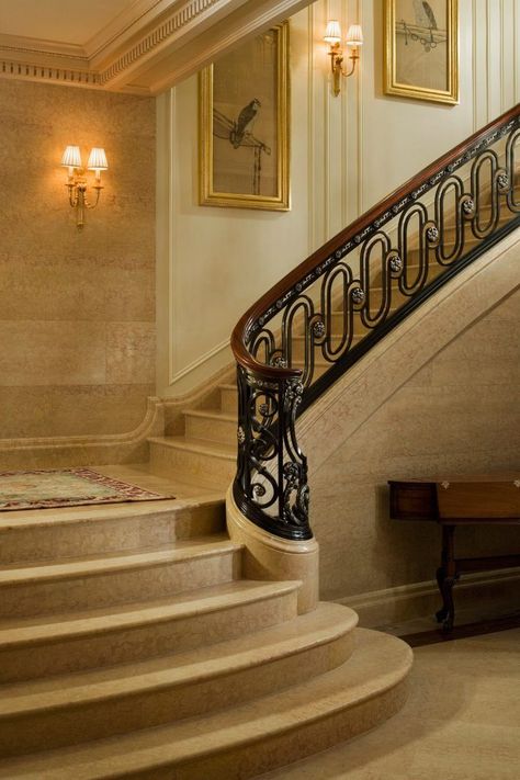 سلالم حلزونية, Peter Pennoyer, درابزين السلم, Staircase Gallery, Architects Portfolio, Luxury Staircase, Staircase Railing Design, Traditional Staircase, Stair Railing Design