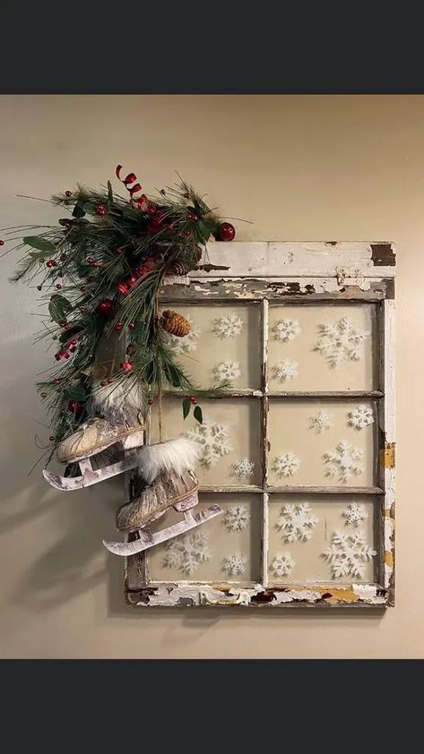 100+ Easy and Creative DIY Recycled Christmas Decorations - Holidappy Recycled Christmas Decorations, Diy Natal, Trash Into Treasure, Recycled Christmas, Window Crafts, Window Projects, Country Christmas Decorations, Window Ideas, Christmas Wood Crafts