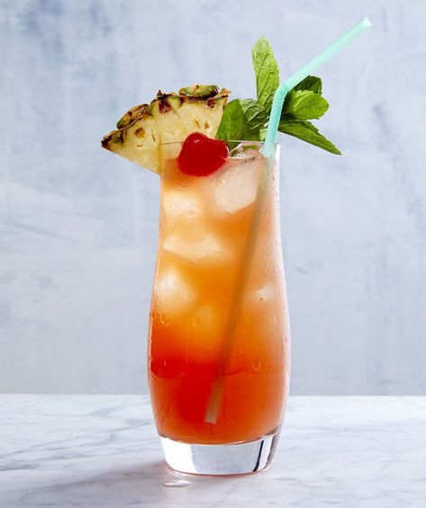 Pineapple Mai Tai Cocktail Tropical Cocktail Recipes, Mai Tai Recipe, Fruit Garnish, Pineapple Mint, Watermelon Mojito, Disney Desserts, Gin Fizz, Frozen Cocktails, Frozen Pineapple