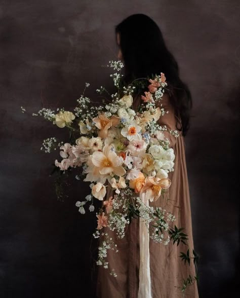 Modern Bridal Bouquets, Spring Wedding Bouquet, Floral Design Studio, Cascade Bouquet, Modern Wedding Dress, Flower Bouquet Wedding, Bridesmaid Bouquet, Wedding Florist, Floral Bouquets