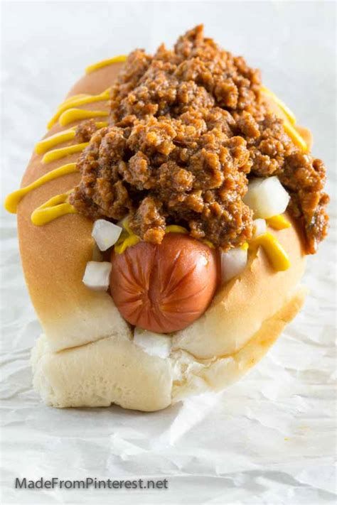 Michigan Sauce, Chili Hotdogs, Hot Dog Sauce Recipe, Hot Dog Chili Sauce, Hot Dog Sauce, Hot Dogs Recipes, Hot Dog Chili, Burger Dogs, Chili Dogs