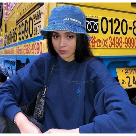 Blue -edited only- Kathryn Bernardo 🌟 Blue Bucket Hat Outfit, Skater Girl Outfits Grunge, Bucket Hat Outfit, Blue Bucket Hat, Mens Hats Fashion, Hillary Duff, Hat Outfit, Kathryn Bernardo, Surfer Girl Style