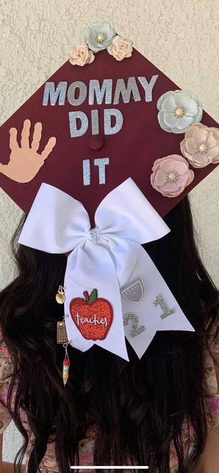 Single Mom Graduation Cap, Teen Mom Graduation Cap, Graduation Cap Mom, Mommy Did It Graduation Cap, Mom Graduation Cap, College Cap Decorations, Asu Graduation, Degree Cap, Funny Graduation Caps