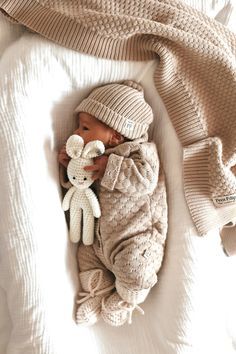 Baby Outfits New Born Outfits Baby, Healthy Baby Girl, Cotton Baby Clothes, Baby Mode, Newborn Baby Clothes, Newborn Clothes, Baby Knitwear, Baby Boy Clothes Newborn, Baby Knits